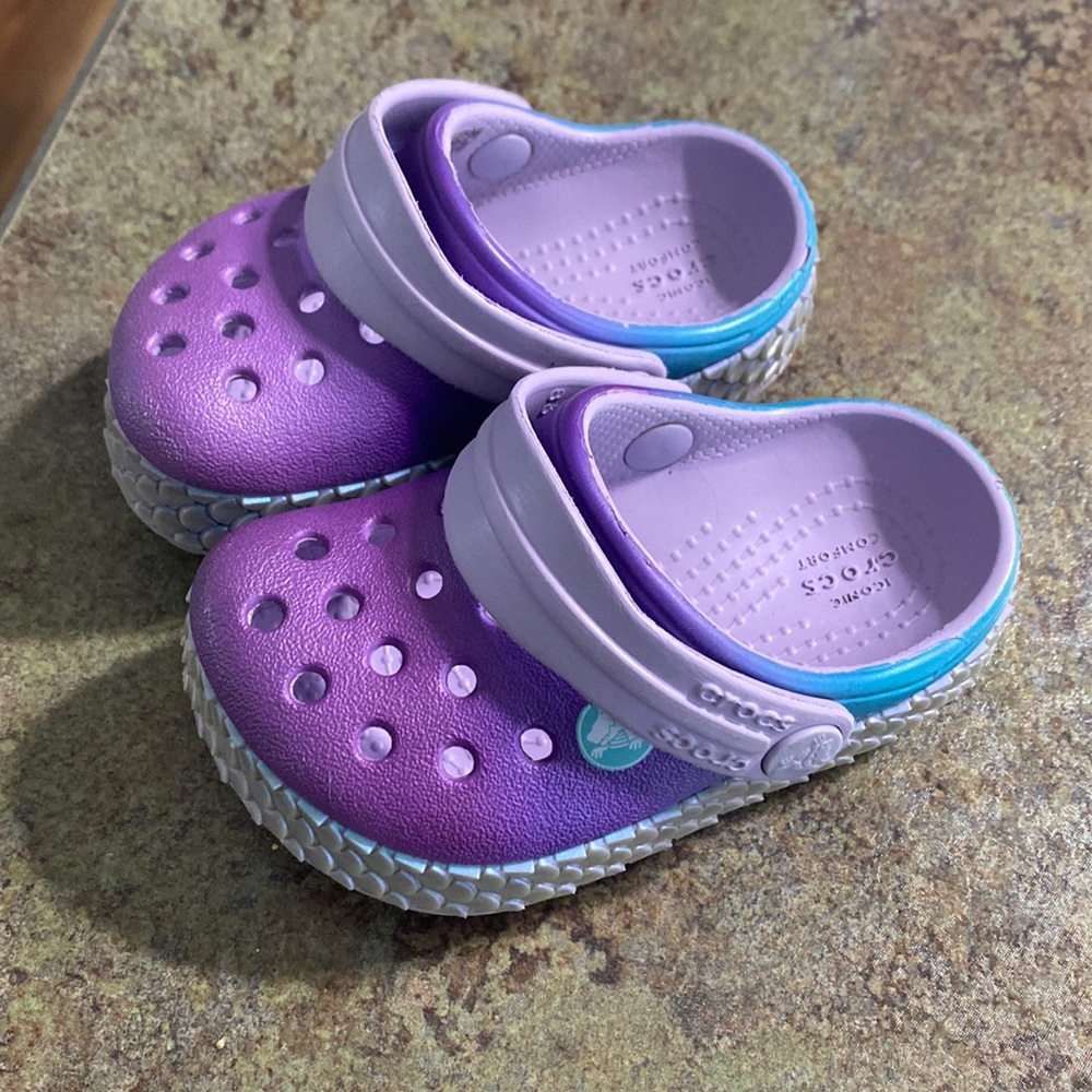 Toddler crocs